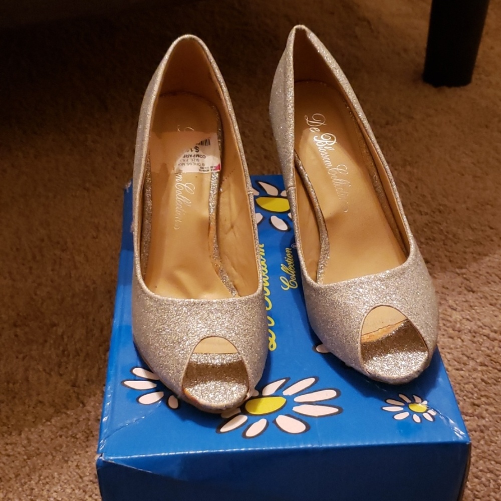 Dress shoes